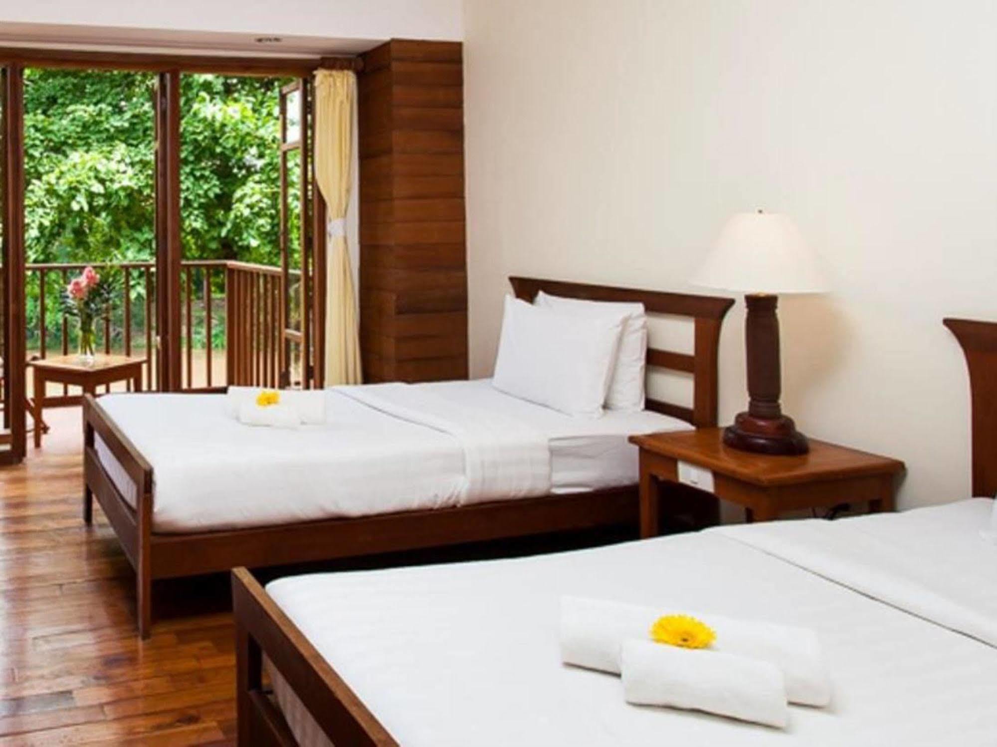 Riverhouse Resort Mae Sariang Exterior foto