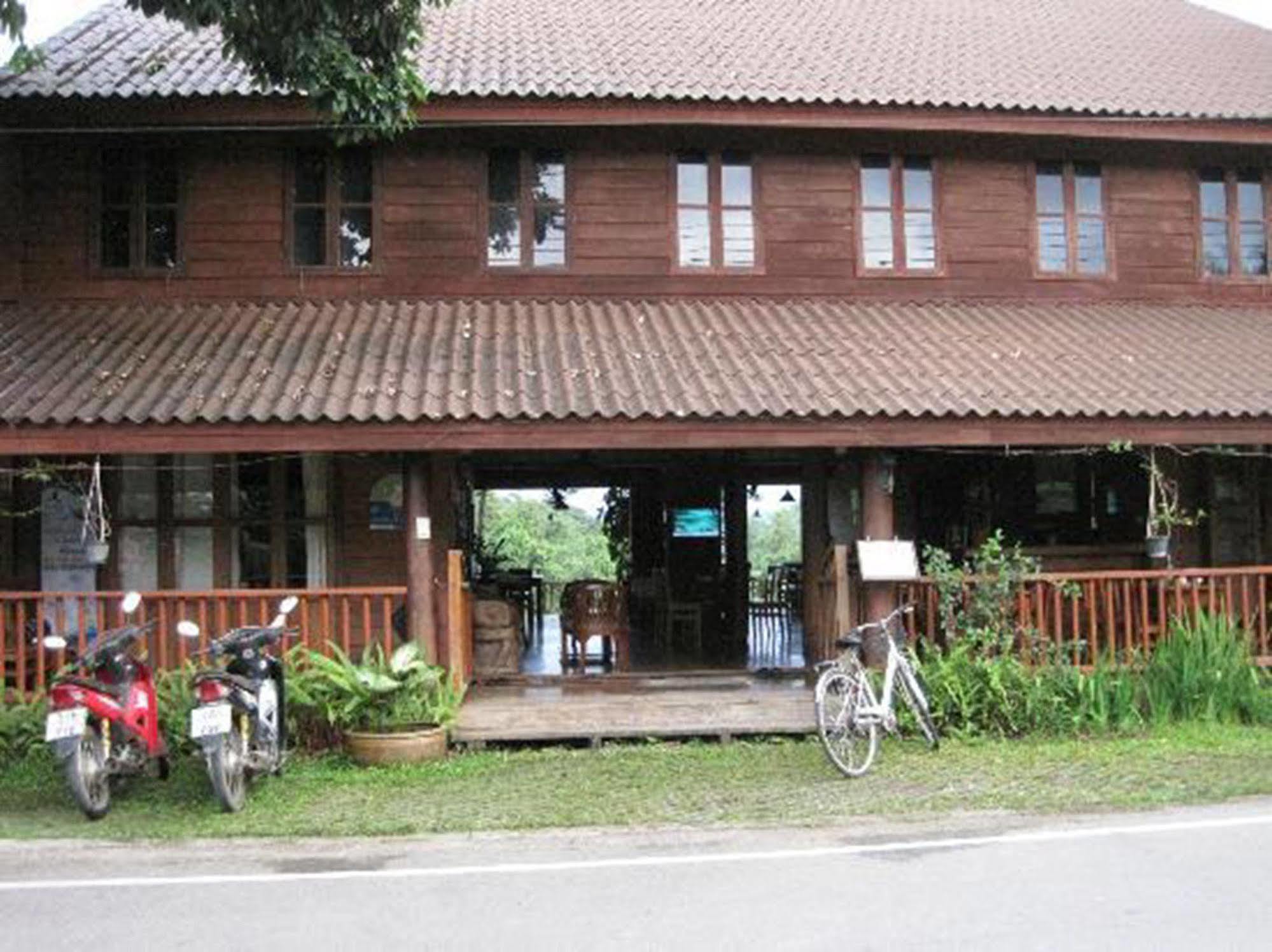 Riverhouse Resort Mae Sariang Exterior foto