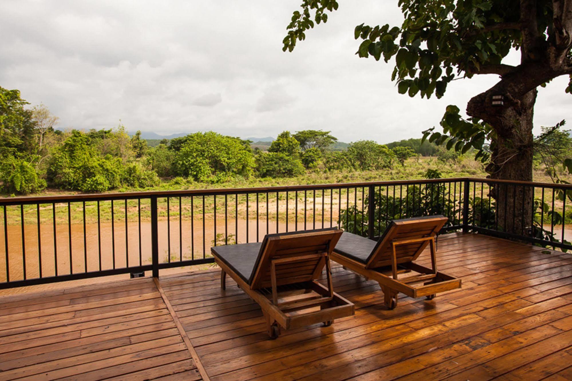Riverhouse Resort Mae Sariang Exterior foto