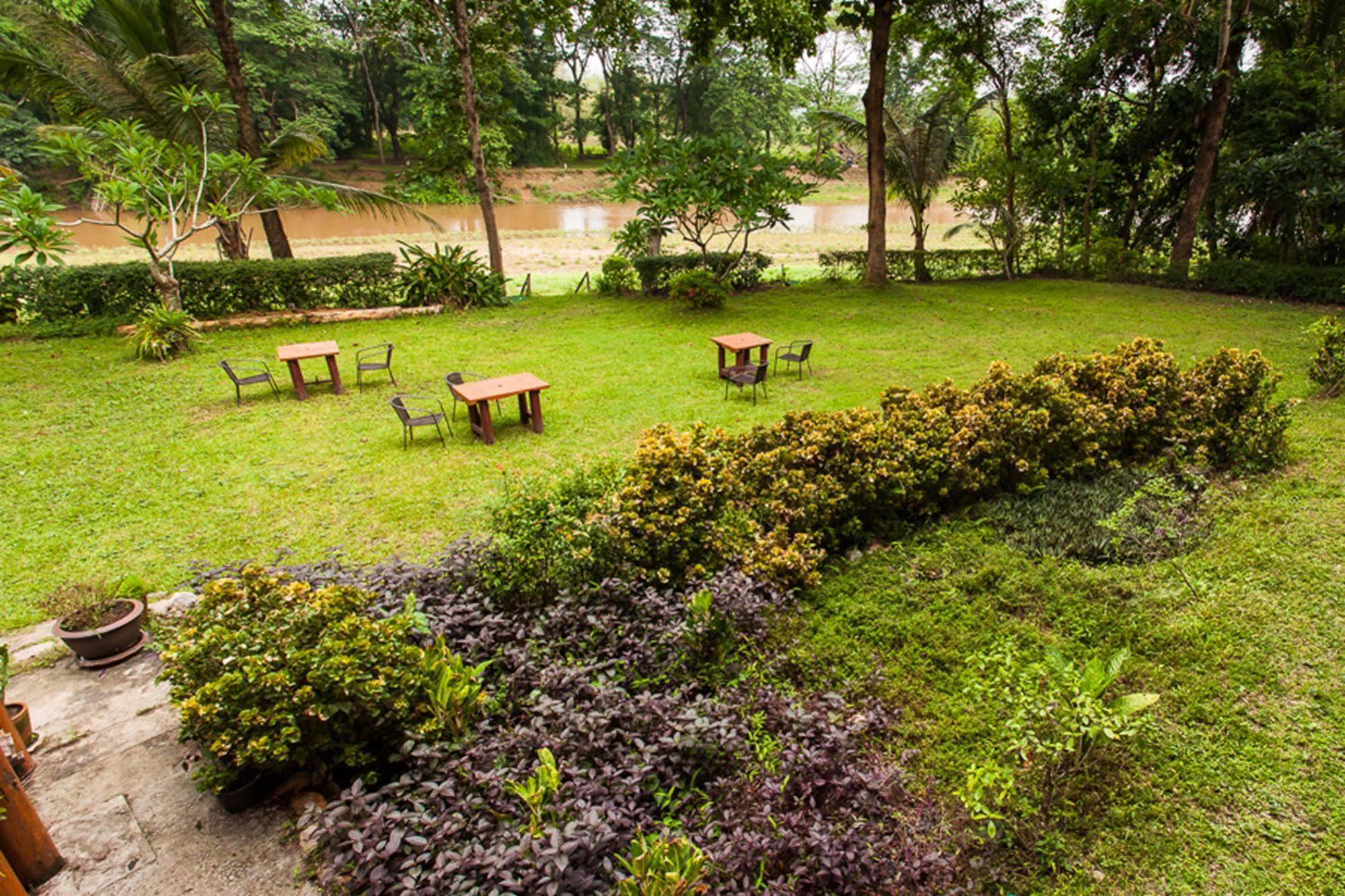 Riverhouse Resort Mae Sariang Exterior foto