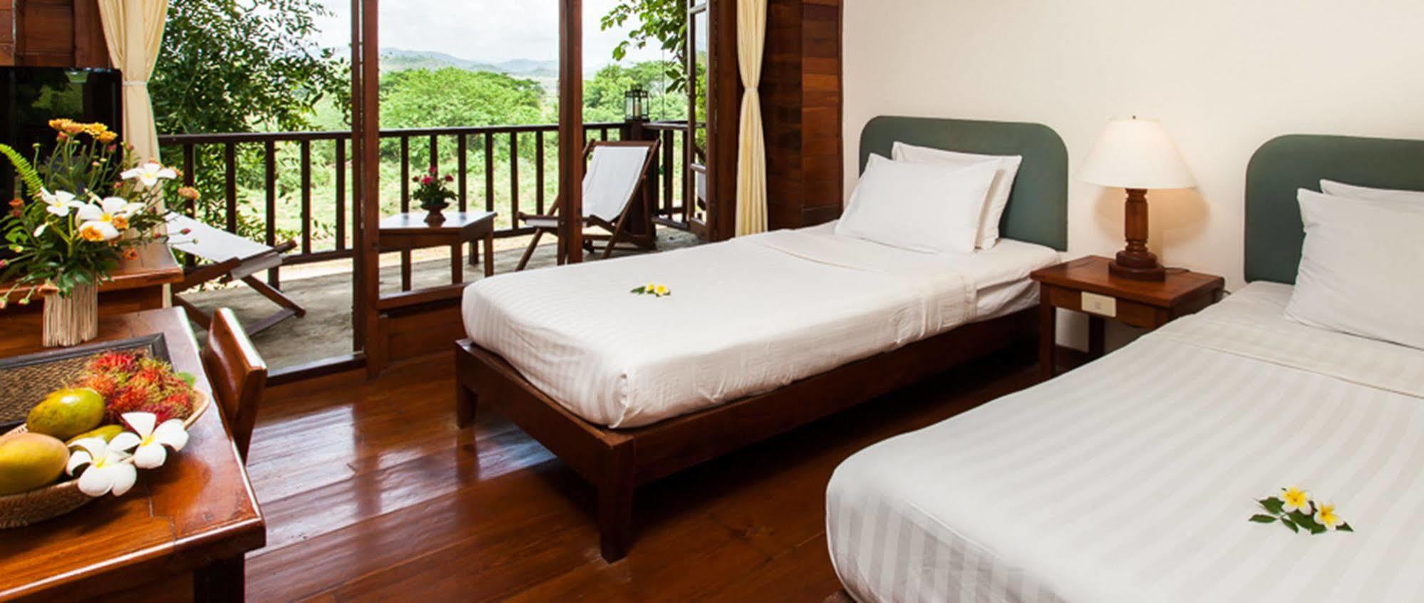 Riverhouse Resort Mae Sariang Exterior foto